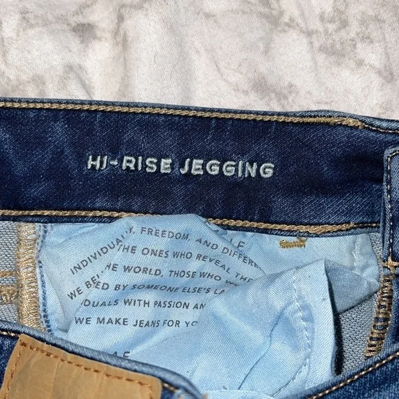American Eagle Distressed Hi-Rise Jeggings - Picture 5 of 6